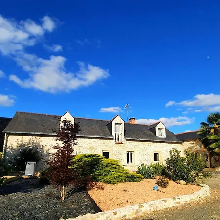 O'gite Bleu Pour 14 Personnes بيت للعطل Huille-Lezigne