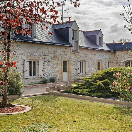 O'gite Bleu Pour 14 Personnes Vakantiehuis Huille-Lezigne