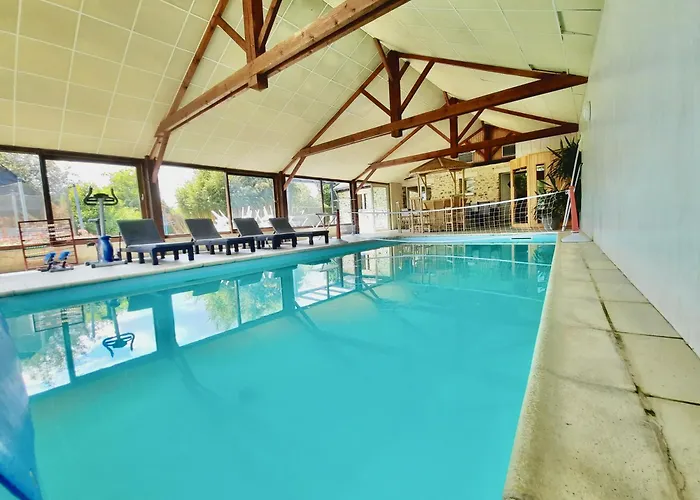 Nyaraló O'gite Bleu Pour 14 Personnes Huille-Lezigne