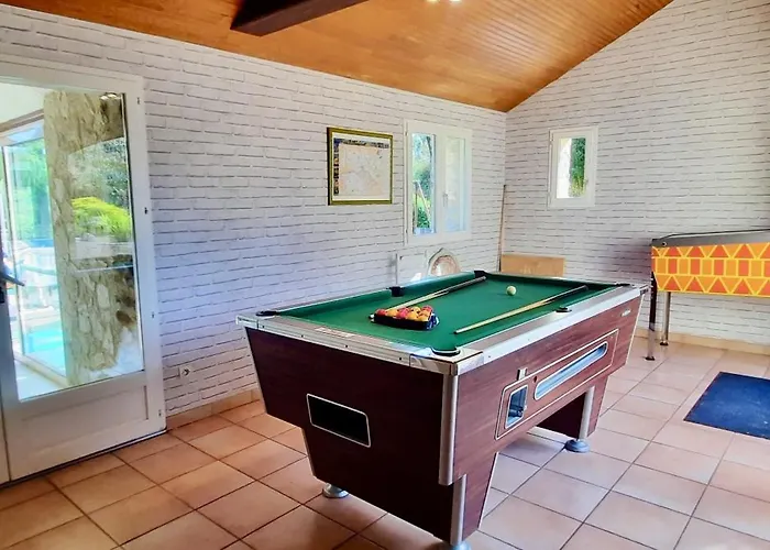 Nyaraló O'gite Bleu Pour 14 Personnes